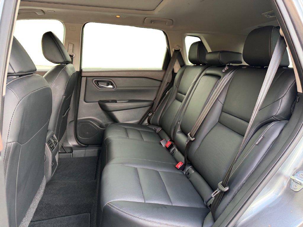 Used 2023 Nissan Rogue SL FWD image 19
