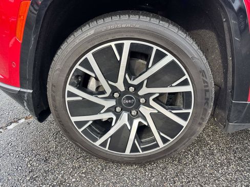 Used 2025 Jeep Wagoneer S Limited image 8