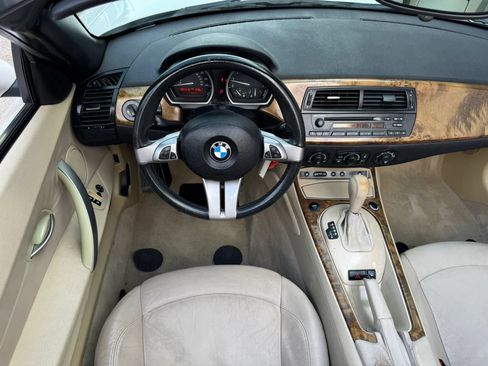 Used 2005 BMW Z4 2.5i RWD image 31