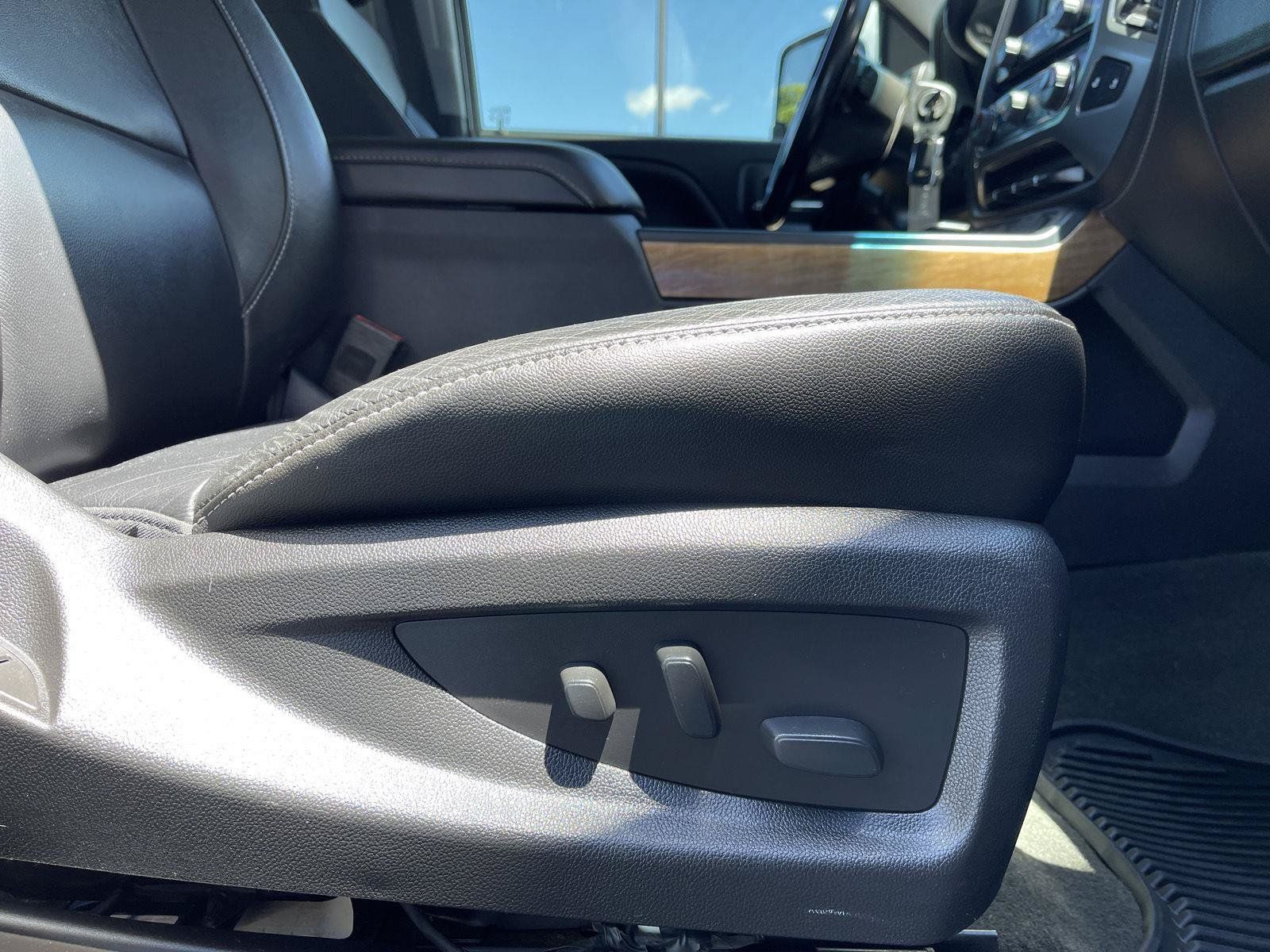 Used 2018 Chevrolet Silverado 1500 LTZ w/ Max Trailering Package AWD/4WD image 35