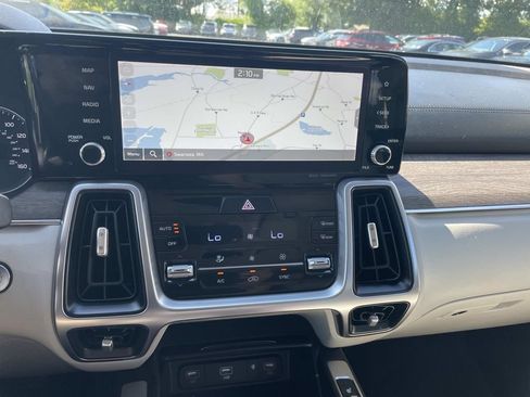 Used 2023 Kia Sorento S w/ Panoramic Sunroof Package AWD/4WD image 23