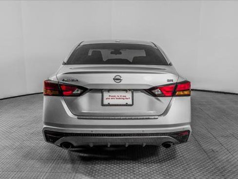 Used 2022 Nissan Altima 2.5 SR FWD image 7