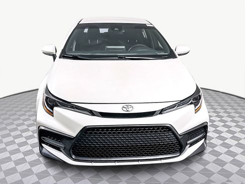 Used 2020 Toyota Corolla SE image 2