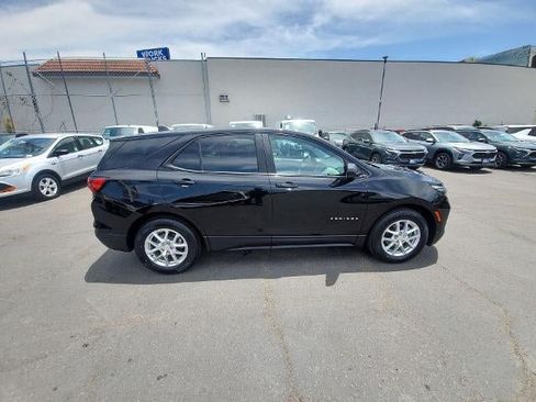 Used 2023 Chevrolet Equinox LS w/ LS Convenience Package FWD image 9
