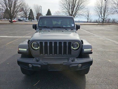 Used 2023 Jeep Wrangler Unlimited Sahara image 9