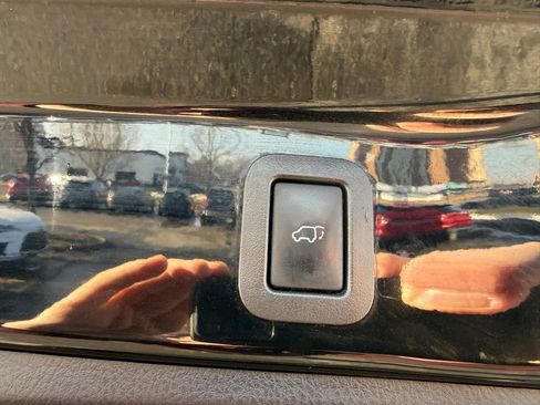 Used 2017 Toyota Highlander XLE image 20