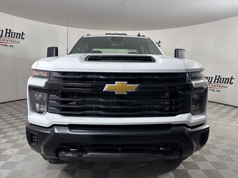 Used 2025 Chevrolet Silverado 3500 W/T image 2