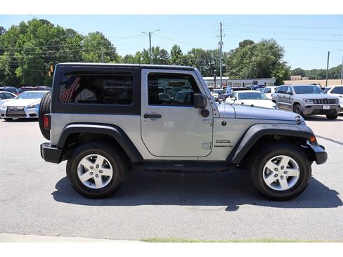 Used 2016 Jeep Wrangler Sport w/ Quick Order Package 24S AWD/4WD image 8