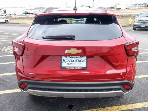 New 2026 Chevrolet Trax LT w/ Sunroof Package image 7