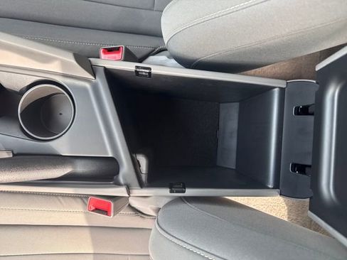 Certified 2025 Hyundai Elantra Sport image 26