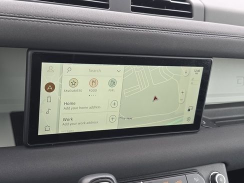 Used 2023 Land Rover Defender 110 X-Dynamic SE image 9