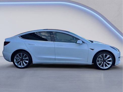 Used 2019 Tesla Model 3 Standard Range image 7