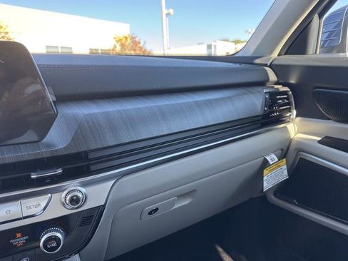 New 2025 Kia Telluride EX image 15