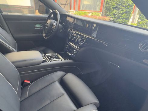 Used 2022 Rolls-Royce Ghost AWD/4WD image 2