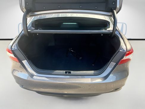Used 2020 Toyota Camry LE FWD image 25