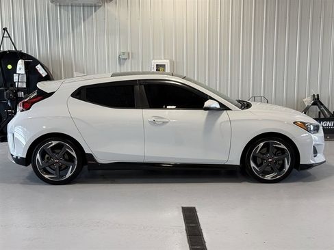Used 2021 Hyundai Veloster Turbo image 2