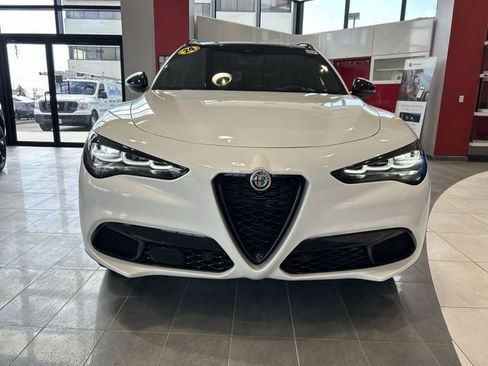 Used 2024 Alfa Romeo Stelvio Veloce image 3