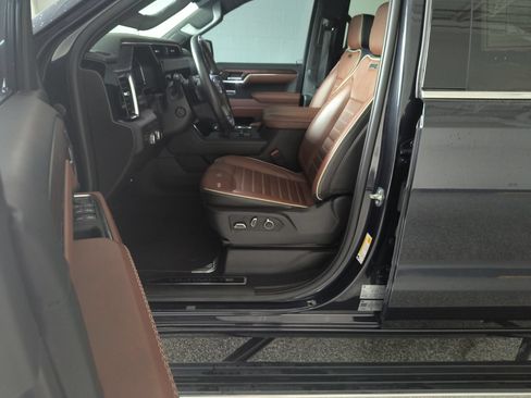 Used 2023 GMC Sierra 1500 Denali Ultimate AWD/4WD image 9