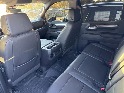 Used 2024 Chevrolet Silverado 1500 LT Trail Boss w/ LT Trail Boss Premium Package image 32