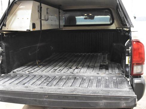 Used 2019 Toyota Tacoma SR image 22