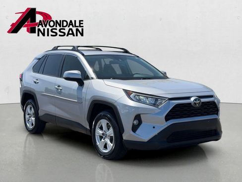 Used 2019 Toyota RAV4 XLE w/ Convenience Package FWD image 8