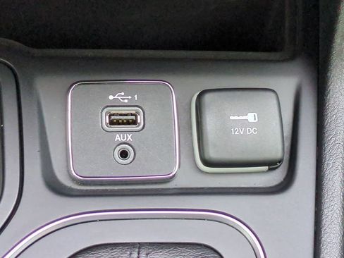 Used 2019 Jeep Cherokee Latitude w/ Popular Appearance Group image 28