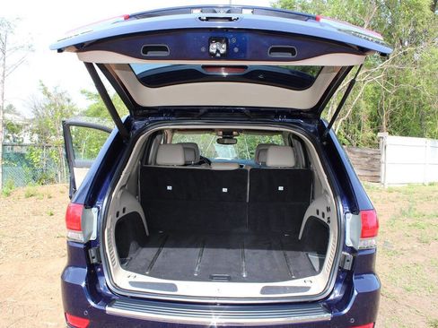 Used 2017 Jeep Grand Cherokee Limited image 34