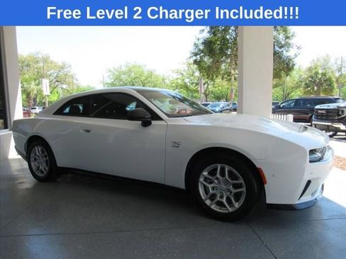 Used 2025 Dodge Charger R/T w/ Quick Order Package 25M R/T image 2