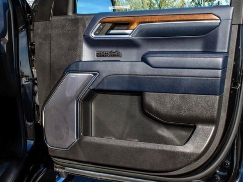 Used 2023 Chevrolet Silverado 1500 High Country image 13