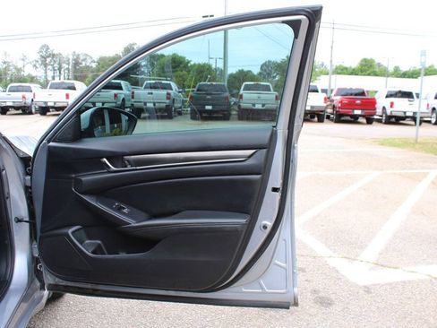Used 2019 Honda Accord Sport image 25