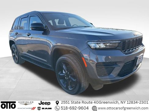 Used 2024 Jeep Grand Cherokee Altitude image 1