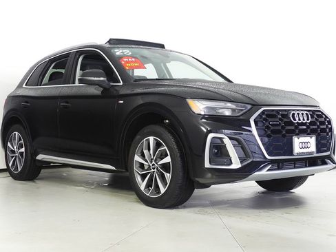 Used 2023 Audi Q5 2.0T Premium w/ Convenience Package image 4