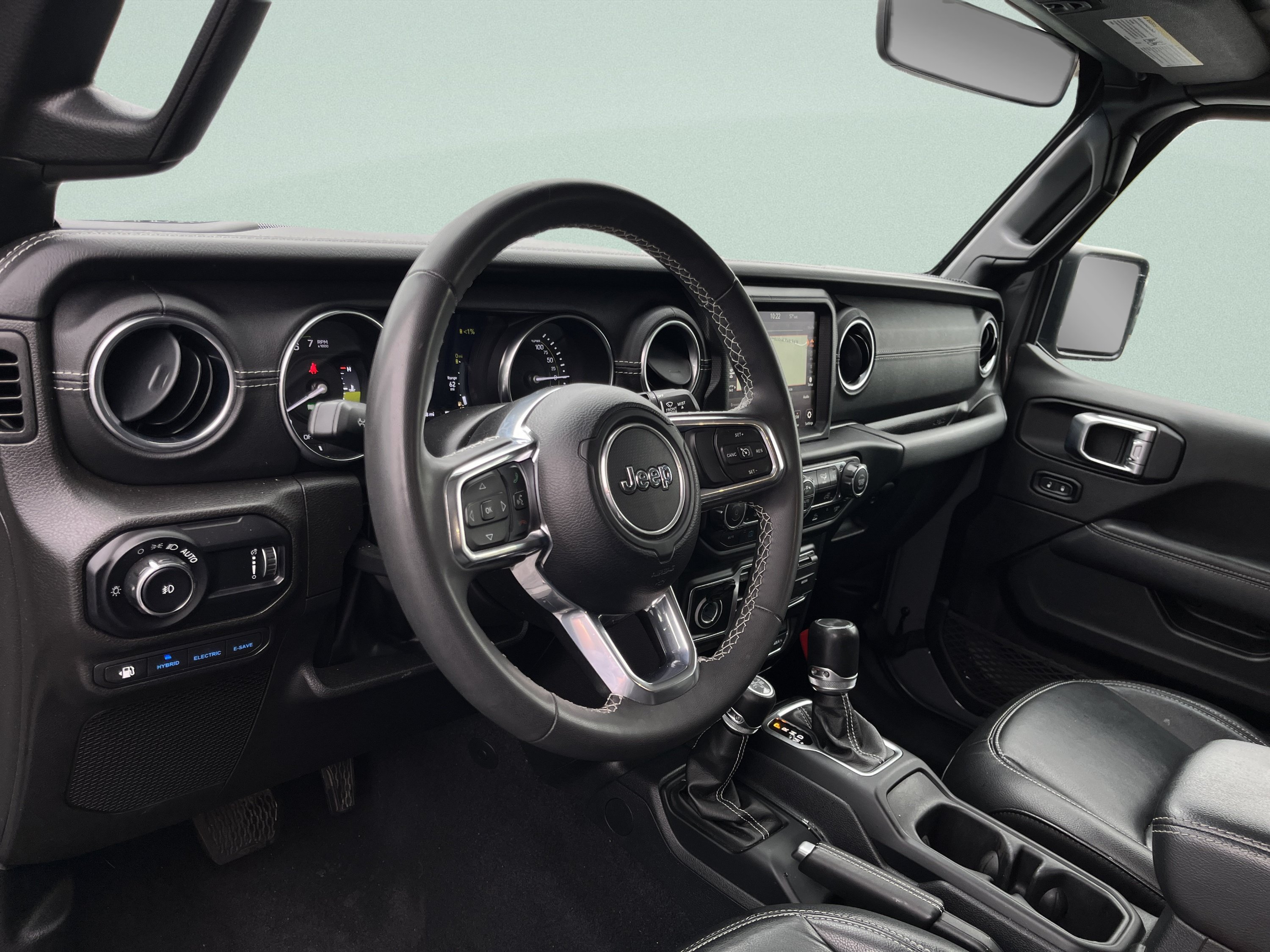 Used 2023 Jeep Wrangler Unlimited Sahara AWD/4WD image 18