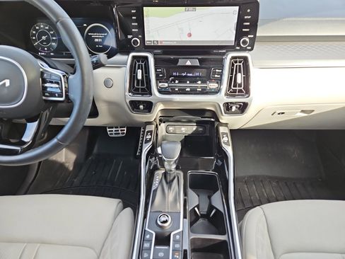 Used 2022 Kia Sorento SX image 11
