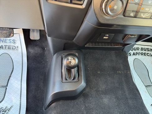 Used 2019 Ford F550 4x4 Regular Cab Super Duty image 17