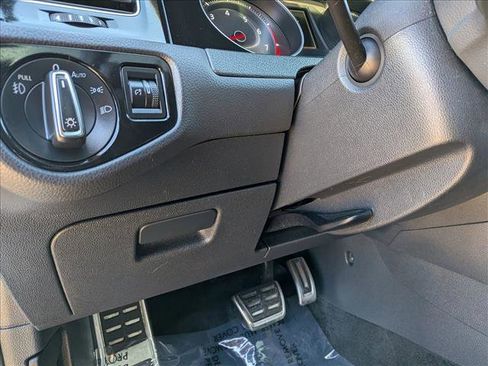 Used 2020 Volkswagen GTI SE image 15