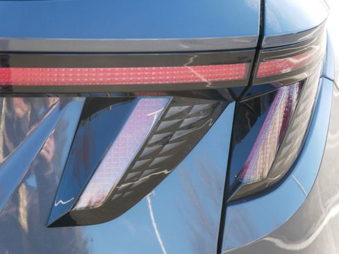 Used 2025 Hyundai Tucson Limited image 17