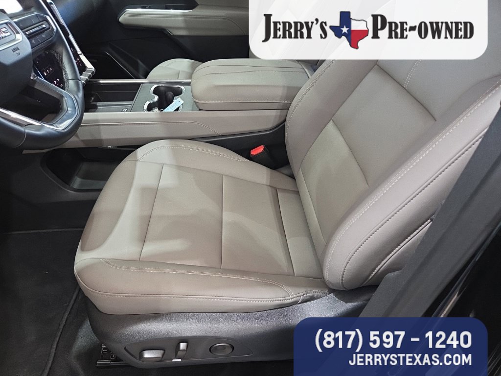 Used 2026 GMC Acadia Elevation w/ Elevation Premium Package FWD image 8