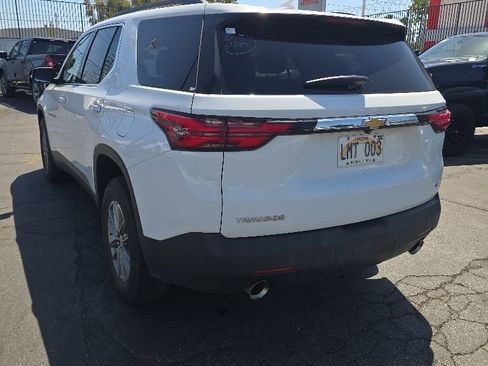 Used 2023 Chevrolet Traverse LT FWD image 3