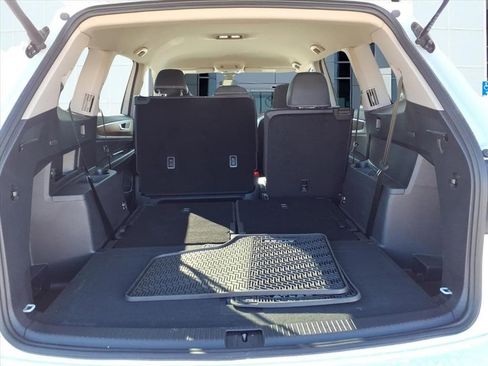 Used 2024 Volkswagen Atlas SE image 6