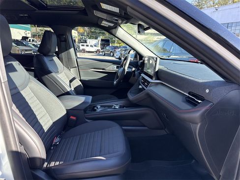 Used 2025 Ford Explorer ST-Line w/ Premium Package image 26