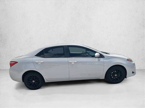 Used 2018 Toyota Corolla LE FWD image 5