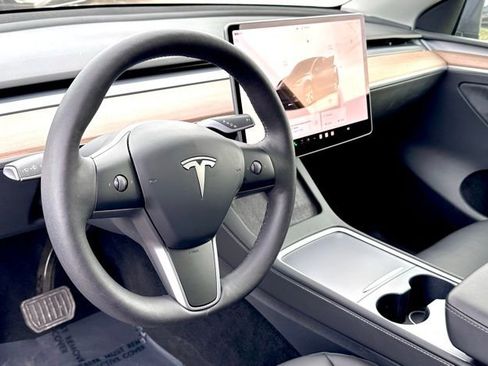 Used 2023 Tesla Model Y Performance AWD/4WD image 13