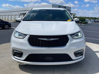 Used 2023 Chrysler Pacifica Touring-L FWD video 2