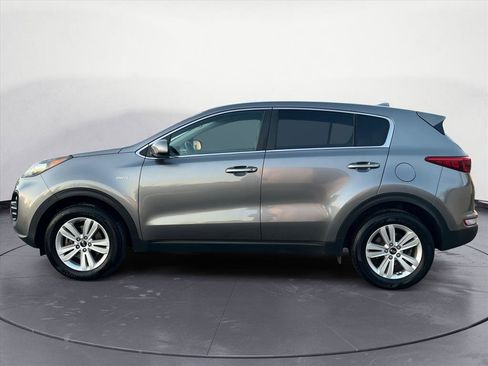 Used 2017 Kia Sportage LX image 3