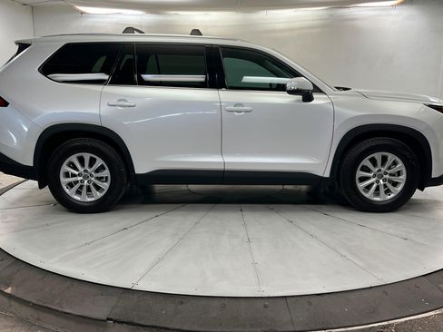Used 2024 Toyota Grand Highlander AWD Hybrid image 7