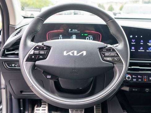 Certified 2024 Kia Niro EX Touring FWD image 14