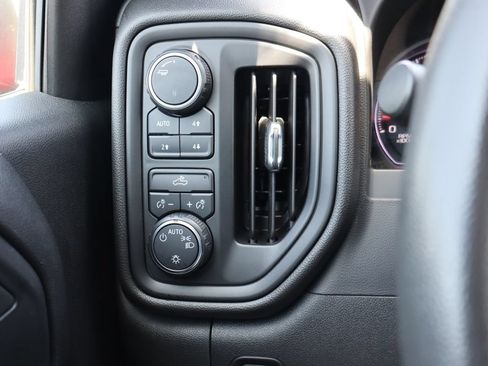 Used 2020 Chevrolet Silverado 1500 Custom Trail Boss w/ Custom Convenience Package AWD/4WD image 9
