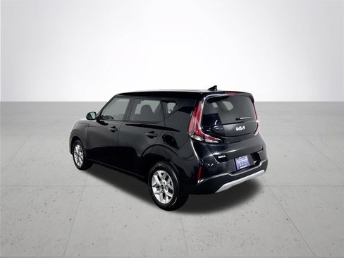 Used 2025 Kia Soul LX w/ LX Technology Package FWD image 8