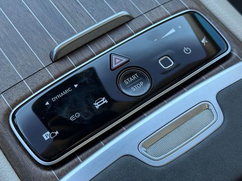 Used 2022 Mercedes-Benz EQS 580 580 w/ Exclusive Trim Package image 33